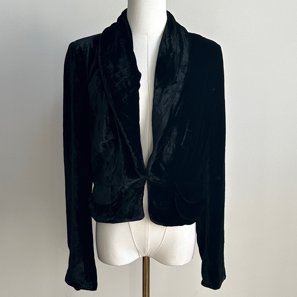 Soft Silk Blend Velour Cropped Whimsigoth Glam Feminine Blazer Jacket Black‎ M